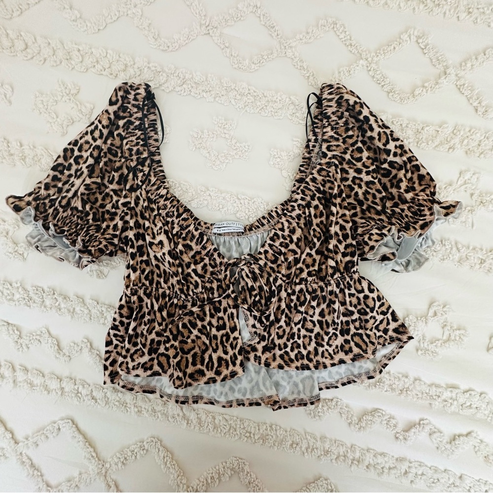 Urban Outfitters Leopard Print Puff Sleeve Top